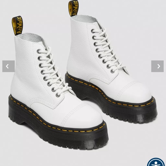 LIKE NEW DOC MARTEN SINCLAIR BOOTS - Picture 1 of 2